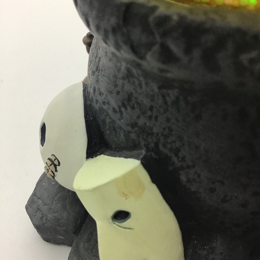 Vintage Tim Burton’s Nightmare Before Christmas Snowglobe. Lock, Shock & Barrel - Picture 10 of 11